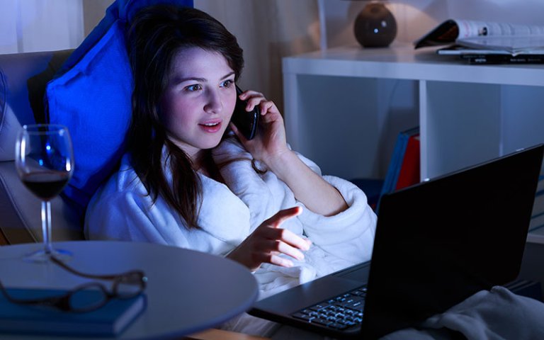 Avoid electronic devices, blue screen and alcohol for at least an hour before sleep.